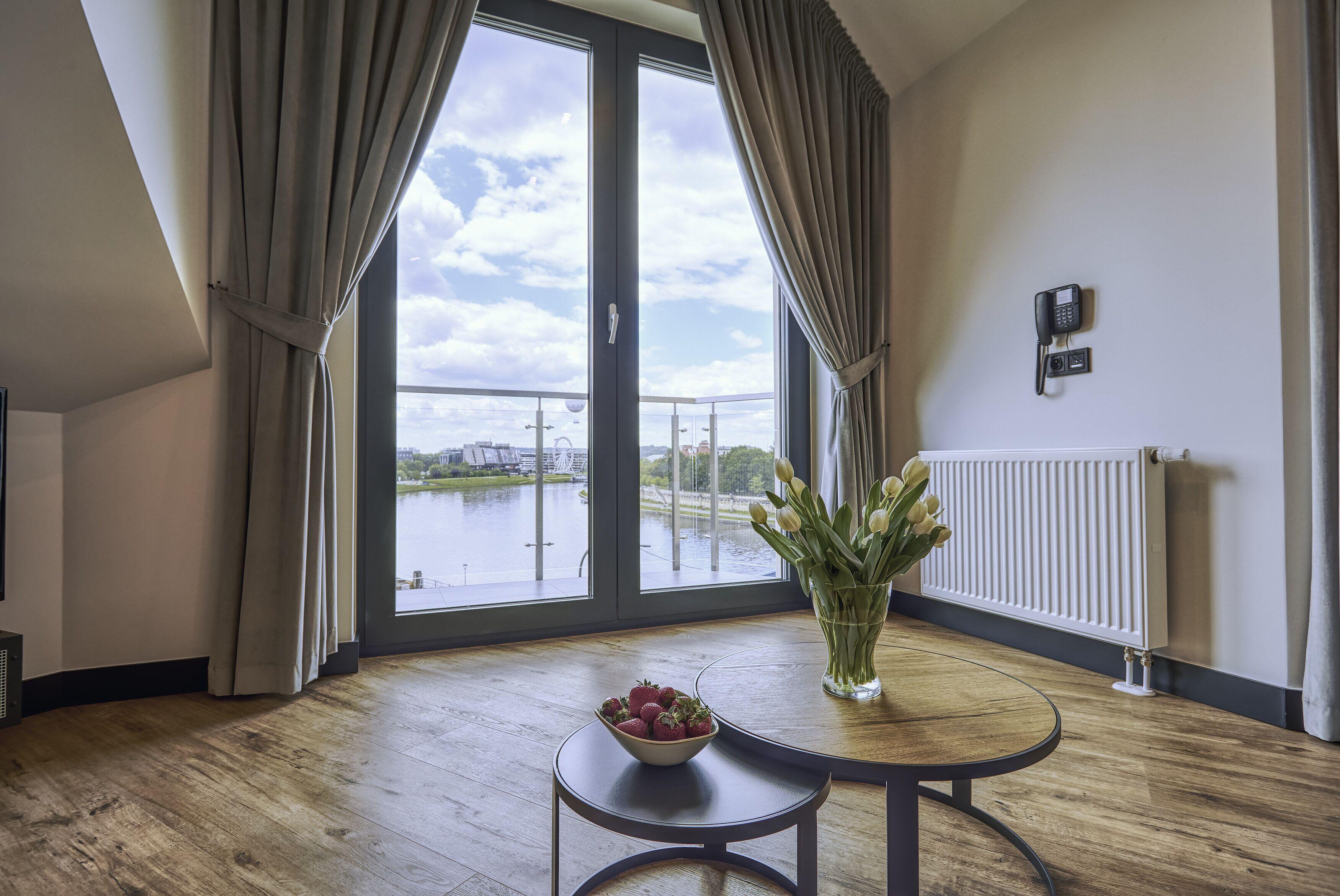 The Bridge Suites Hotel — Foto’s 2